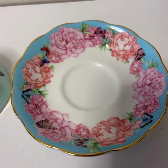 Royal Albert by Miranda Kerr ‘Devotion’  Pink  Floral Tea Up a Saucer - Picture 3 of 7
